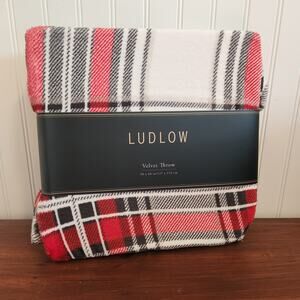 Ludlow Red‎ Plaid Velvet Throw Blanket 50x60in Brand New